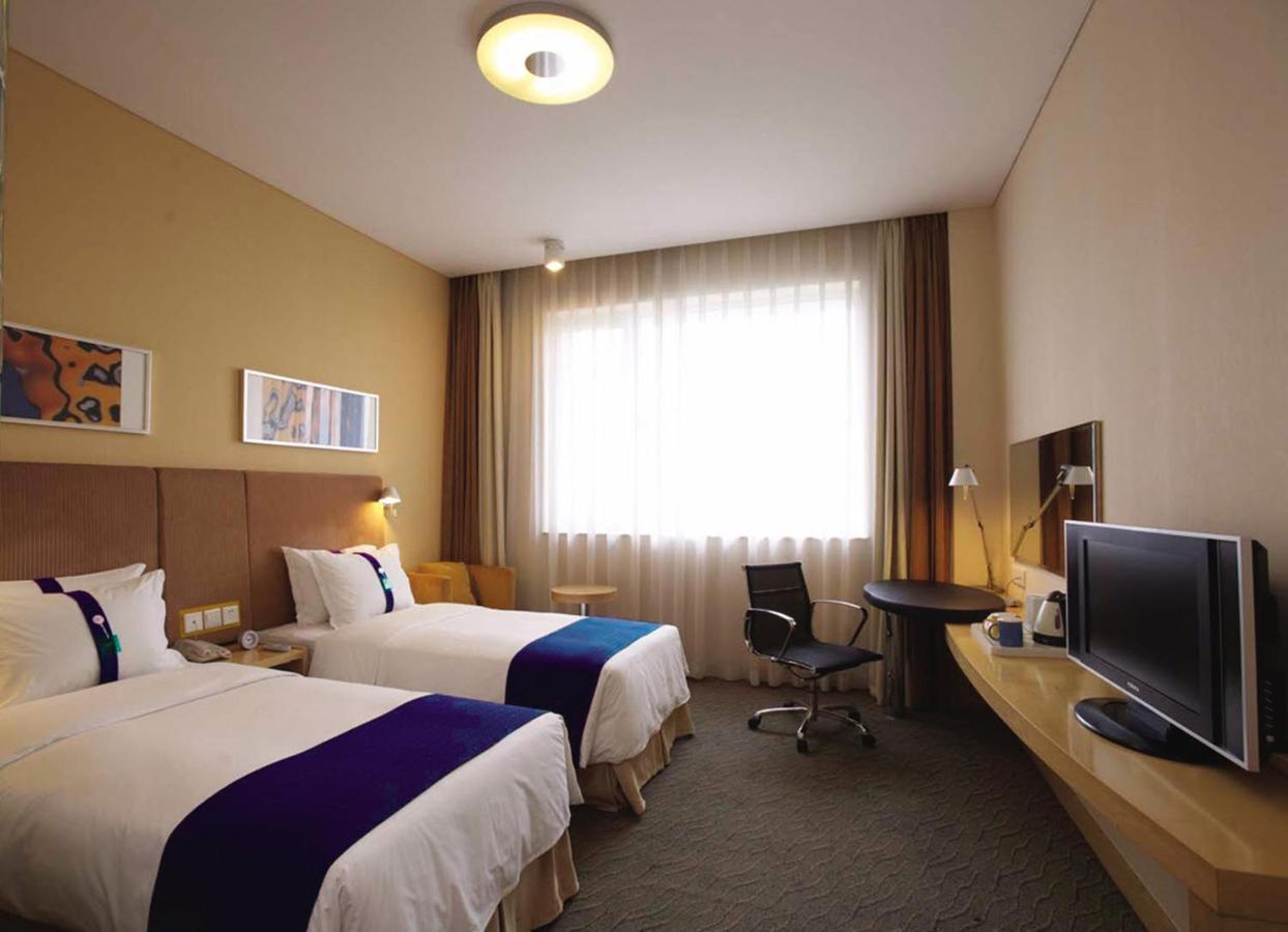 Holiday Inn Express - Jinan Exhibition Center, An Ihg Hotel חדר תמונה