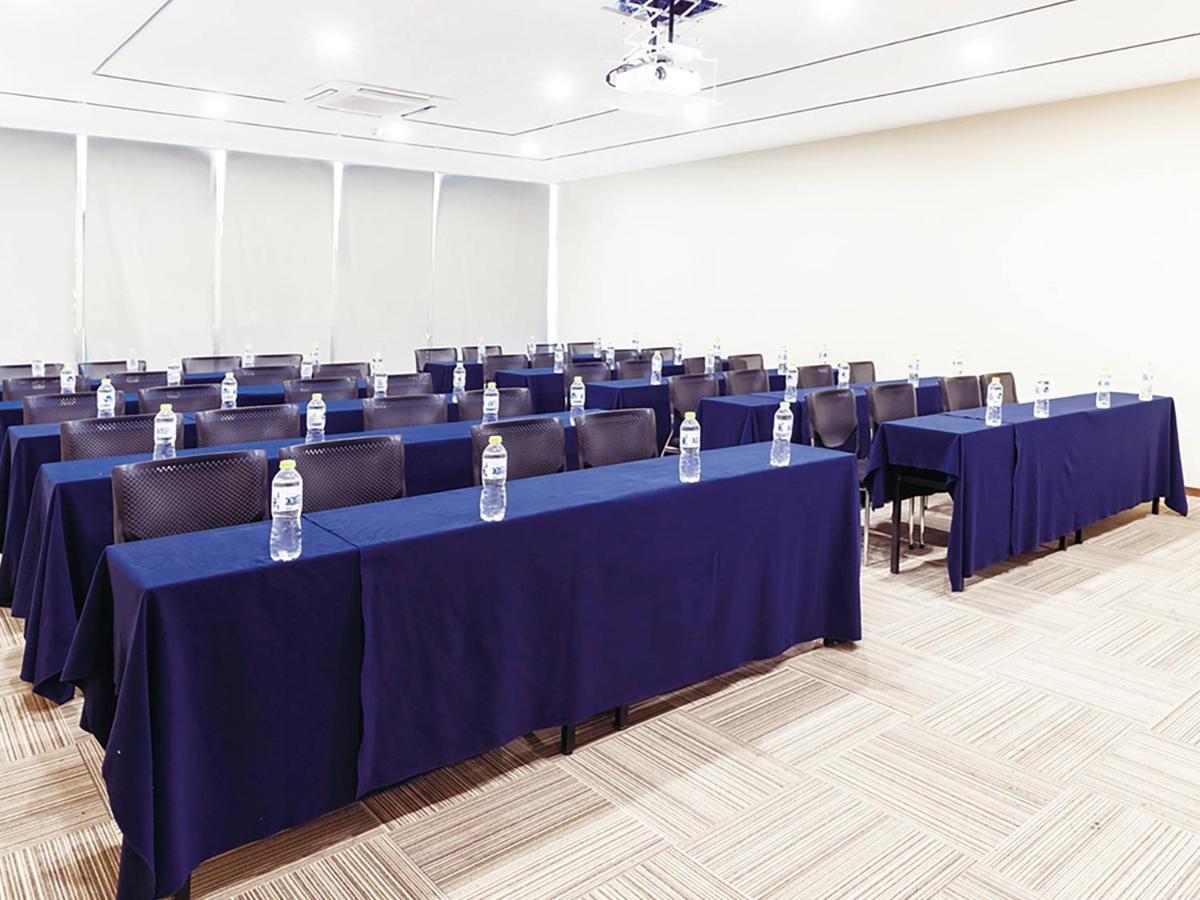 Holiday Inn Express - Jinan Exhibition Center, An Ihg Hotel מראה חיצוני תמונה